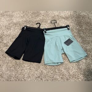 DANSKIN NWT  Two pack Black and Light Green Bike‎ Shorts Size S